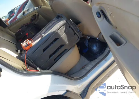 2005 Ford Escape Xlt z USA, uszkodzony, nr VIN 1FMYU931X5KB34165